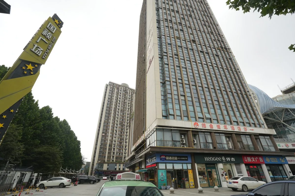 橘舍青年酒店西七里塘地铁站店