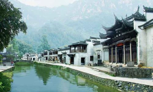 绩溪县政府网站群建设是绩溪县政府着眼未来，为提前迈入政府工作信息化踏出最重要的一步